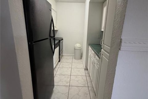 Condominio en venta en Orlando, Florida, 4 dormitorios, 76.18 m2 № 2207694 - foto 5