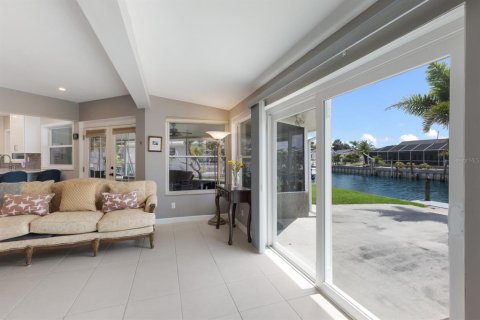 Villa ou maison à vendre à Bradenton, Floride: 3 chambres, 146.14 m2 № 1796079 - photo 6
