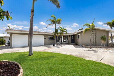 Villa ou maison à vendre à Bradenton, Floride: 3 chambres, 146.14 m2 № 1796079 - photo 1