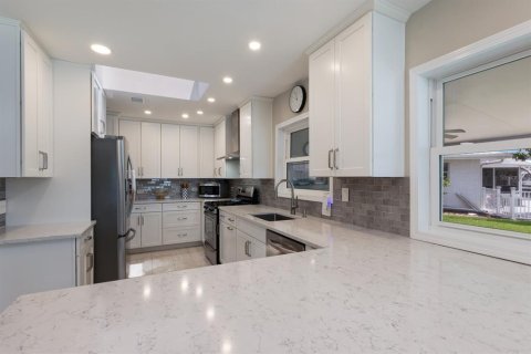 Villa ou maison à vendre à Bradenton, Floride: 3 chambres, 146.14 m2 № 1796079 - photo 10