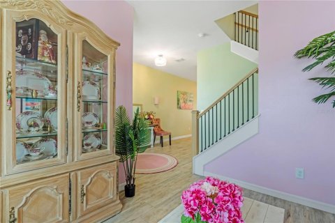 House in Deltona, Florida 5 bedrooms, 260.5 sq.m. № 2210323 - photo 6