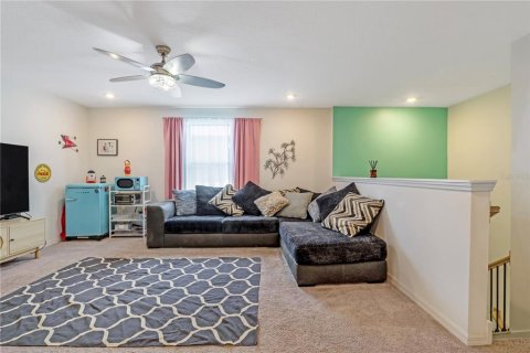 House in Deltona, Florida 5 bedrooms, 260.5 sq.m. № 2210323 - photo 27