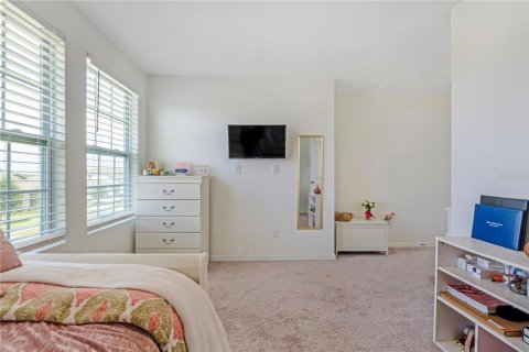 House in Deltona, Florida 5 bedrooms, 260.5 sq.m. № 2210323 - photo 22