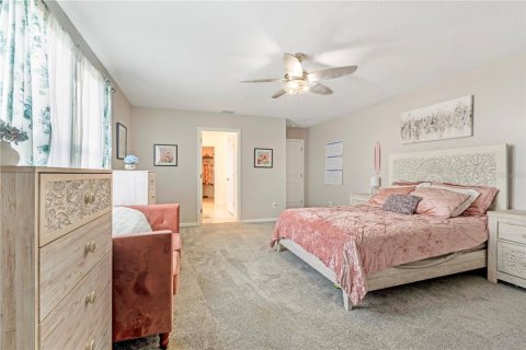 House in Deltona, Florida 5 bedrooms, 260.5 sq.m. № 2210323 - photo 30