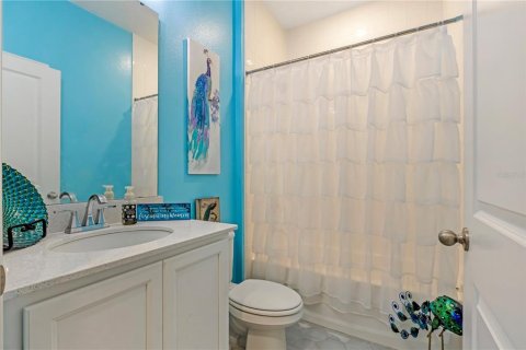 House in Deltona, Florida 5 bedrooms, 260.5 sq.m. № 2210323 - photo 13