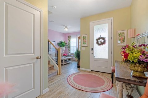 House in Deltona, Florida 5 bedrooms, 260.5 sq.m. № 2210323 - photo 5