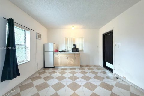 Villa ou maison à vendre à Miami, Floride: 3 chambres, 139.73 m2 № 1994954 - photo 16