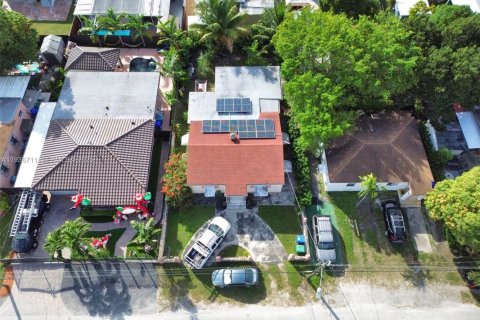 Villa ou maison à vendre à Miami, Floride: 3 chambres, 139.73 m2 № 1994954 - photo 3