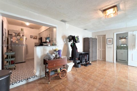 Villa ou maison à vendre à Miami, Floride: 3 chambres, 139.73 m2 № 1994954 - photo 13
