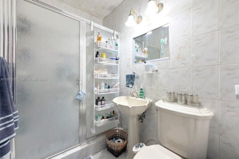 Villa ou maison à vendre à Miami, Floride: 3 chambres, 139.73 m2 № 1994954 - photo 11