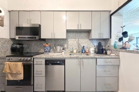 Villa ou maison à vendre à Miami, Floride: 3 chambres, 139.73 m2 № 1994954 - photo 8