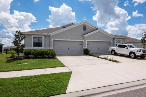 Casa en venta en Wesley Chapel, Florida, 3 dormitorios, 147.44 m2 № 2383555 - foto 2