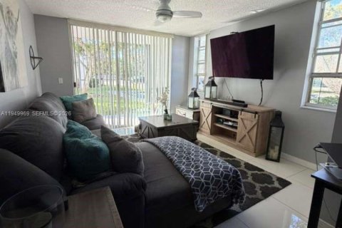 Снять в аренду кондоминиум в Дорал, Флорида 1 спальня, 69.03м2, № 2005614 - фото 7