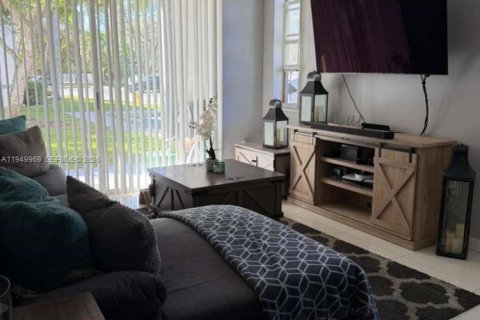 Снять в аренду кондоминиум в Дорал, Флорида 1 спальня, 69.03м2, № 2005614 - фото 10