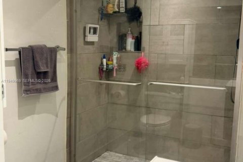 Снять в аренду кондоминиум в Дорал, Флорида 1 спальня, 69.03м2, № 2005614 - фото 9