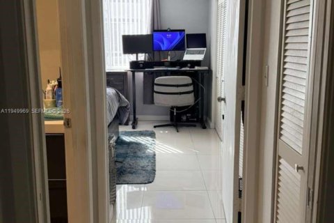 Снять в аренду кондоминиум в Дорал, Флорида 1 спальня, 69.03м2, № 2005614 - фото 5