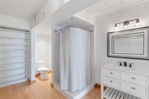 Condominio en alquiler en Miami, Florida, 2 dormitorios, 106.37 m2 № 1982103 - foto 19