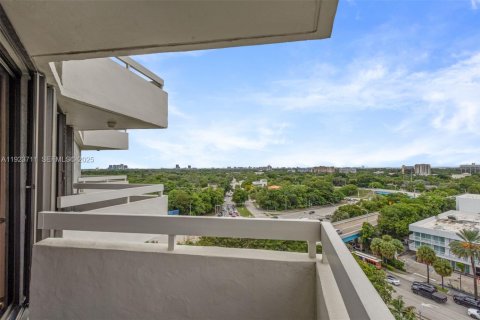 Condominio en alquiler en Miami, Florida, 2 dormitorios, 106.37 m2 № 1982103 - foto 9