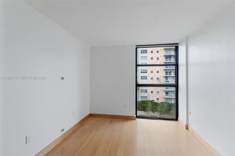 Condominio en alquiler en Miami, Florida, 2 dormitorios, 106.37 m2 № 1982103 - foto 12