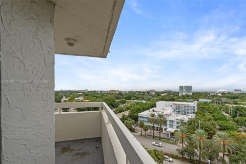 Condominio en alquiler en Miami, Florida, 2 dormitorios, 106.37 m2 № 1982103 - foto 10