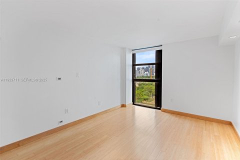 Condominio en alquiler en Miami, Florida, 2 dormitorios, 106.37 m2 № 1982103 - foto 17