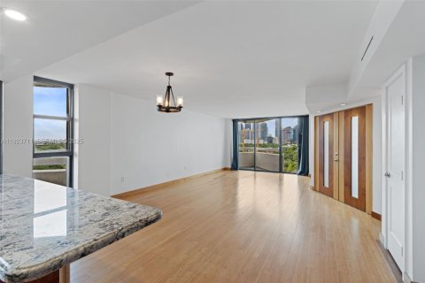 Condominio en alquiler en Miami, Florida, 2 dormitorios, 106.37 m2 № 1982103 - foto 21