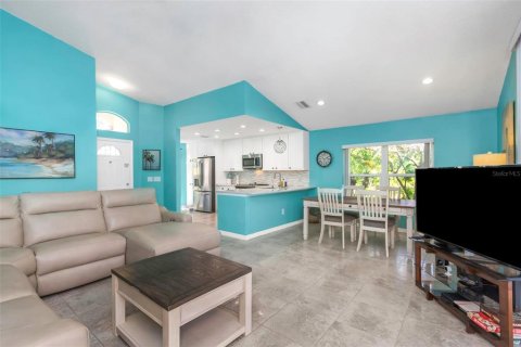 Casa en venta en Tarpon Springs, Florida, 2 dormitorios, 110.18 m2 № 1838901 - foto 14