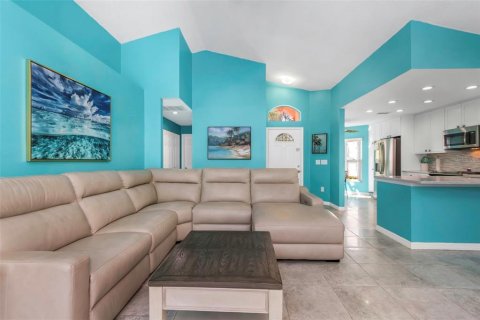 Casa en venta en Tarpon Springs, Florida, 2 dormitorios, 110.18 m2 № 1838901 - foto 15