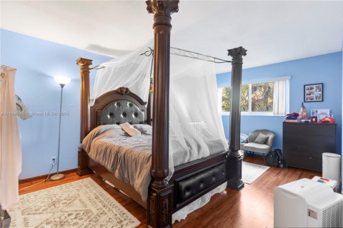 Condo in Hallandale Beach, Florida, 2 bedrooms  № 1893526 - photo 30
