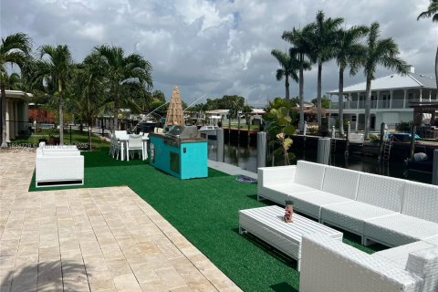 House in Pompano Beach, Florida 3 bedrooms, 121.98 sq.m. № 1827625 - photo 13