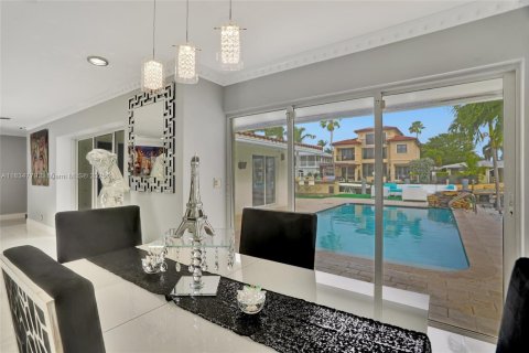House in Pompano Beach, Florida 3 bedrooms, 121.98 sq.m. № 1827625 - photo 30