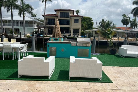 House in Pompano Beach, Florida 3 bedrooms, 121.98 sq.m. № 1827625 - photo 14