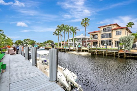 House in Pompano Beach, Florida 3 bedrooms, 121.98 sq.m. № 1827625 - photo 11