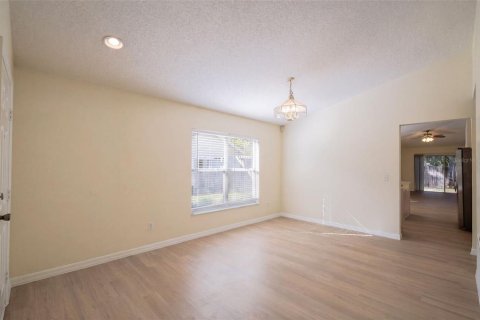 Villa ou maison à vendre à Orlando, Floride: 4 chambres, 182 m2 № 2430733 - photo 2