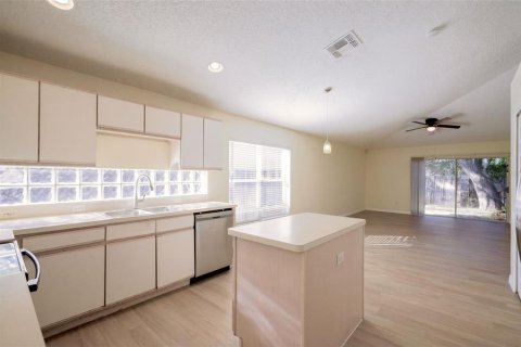 Villa ou maison à vendre à Orlando, Floride: 4 chambres, 182 m2 № 2430733 - photo 6