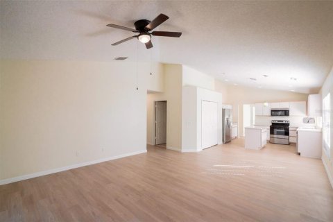 Villa ou maison à vendre à Orlando, Floride: 4 chambres, 182 m2 № 2430733 - photo 5