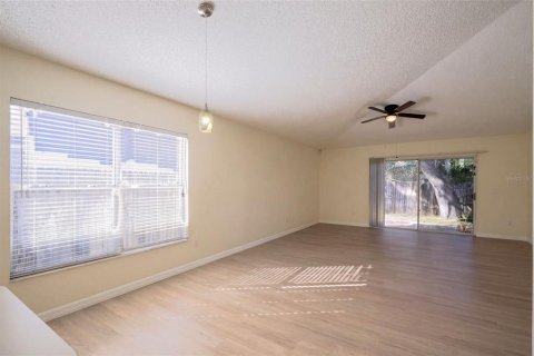 Villa ou maison à vendre à Orlando, Floride: 4 chambres, 182 m2 № 2430733 - photo 3