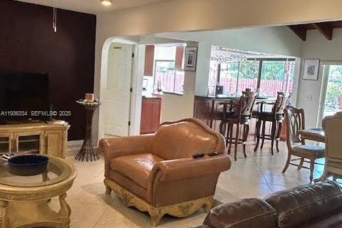 House in Coral Springs, Florida 4 bedrooms, 188.87 sq.m. № 1994705 - photo 3