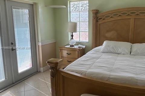 House in Coral Springs, Florida 4 bedrooms, 188.87 sq.m. № 1994705 - photo 18