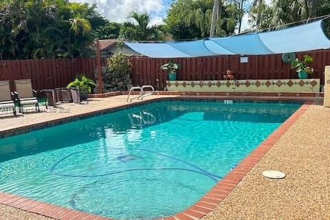 House in Coral Springs, Florida 4 bedrooms, 188.87 sq.m. № 1994705 - photo 21