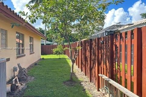 House in Coral Springs, Florida 4 bedrooms, 188.87 sq.m. № 1994705 - photo 19