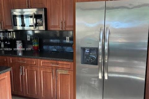 House in Coral Springs, Florida 4 bedrooms, 188.87 sq.m. № 1994705 - photo 9