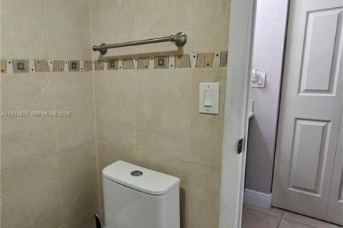 Copropriété à vendre à Miami, Floride: 2 chambres, 114.73 m2 № 1990201 - photo 8