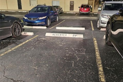 Copropriété à vendre à Miami, Floride: 2 chambres, 114.73 m2 № 1990201 - photo 1