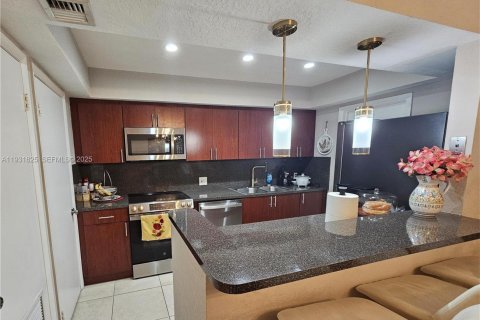 Copropriété à vendre à Miami, Floride: 2 chambres, 114.73 m2 № 1990201 - photo 2