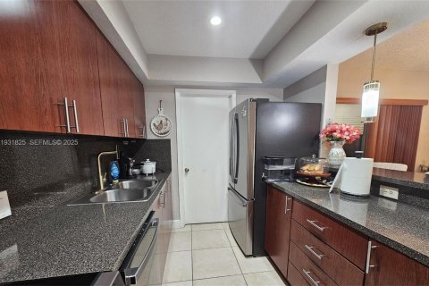 Copropriété à vendre à Miami, Floride: 2 chambres, 114.73 m2 № 1990201 - photo 9