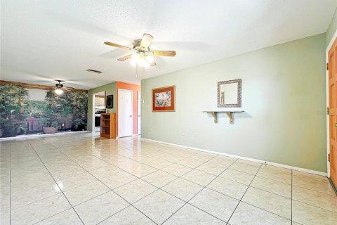 Condo in Casselberry, Florida, 1 bedroom  № 1520878 - photo 9