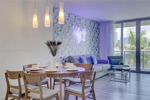 Condo in Hallandale Beach, Florida, 2 bedrooms  № 1739673 - photo 3