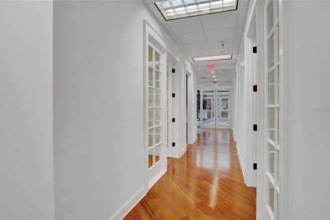 Commercial property in Orlando, Florida 151.15 sq.m. № 2218975 - photo 6