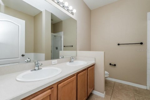 Villa ou maison à louer à New Port Richey, Floride: 4 chambres, 182.83 m2 № 2100443 - photo 11